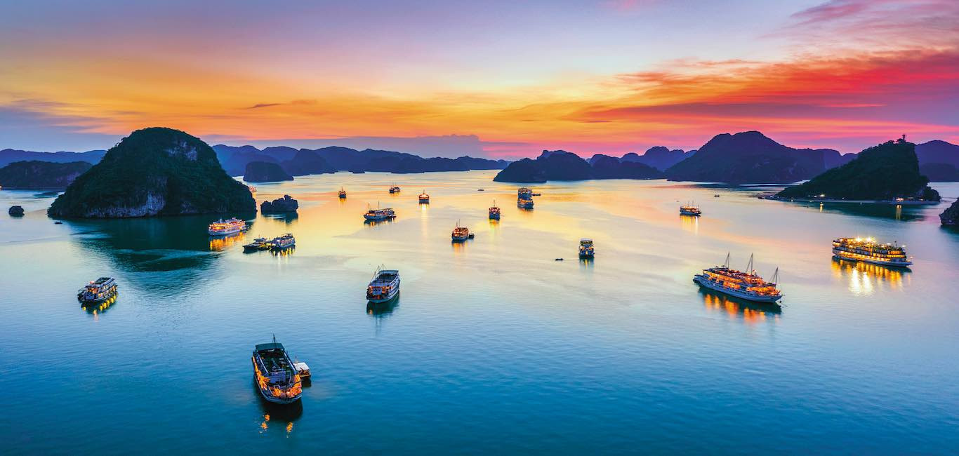 Vịnh Hạ Long được ca ngợi là ''thánh địa du lịch của châu Á'' - Báo Quảng Ninh điện tử