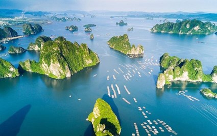 2-Day 1-Night Cruise in Halong Bay with Mon Chéri Cruise